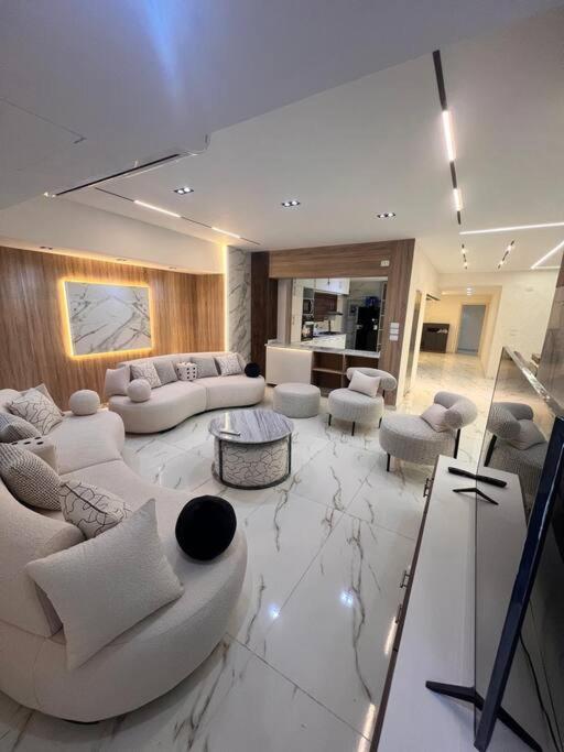 Luxury 3br Modern With Nile View From Apartment