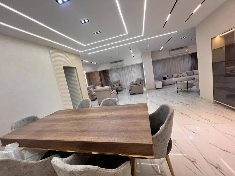 Luxury 3br Modern With Nile View From Cairo